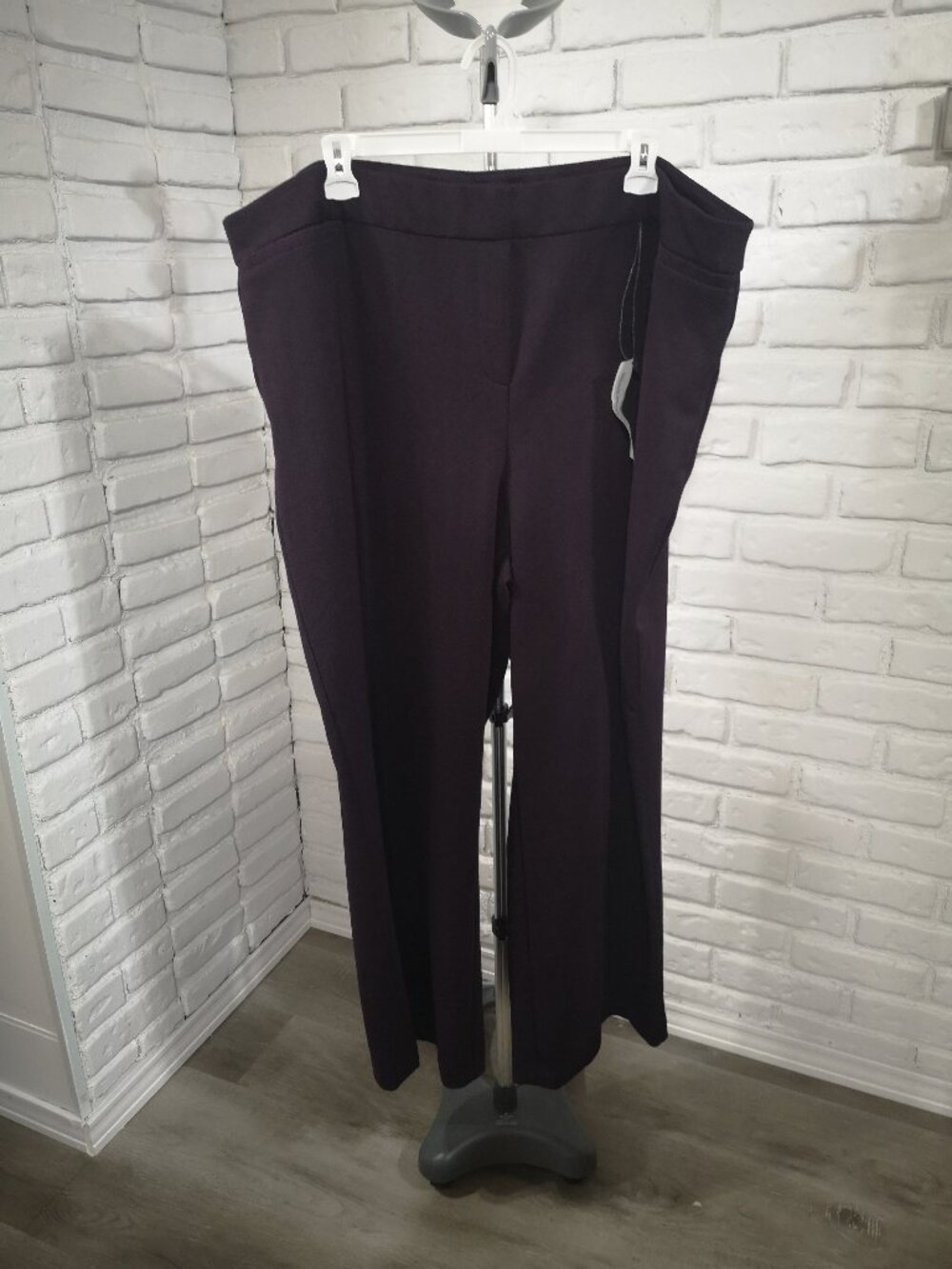 NWT Universal Fit Savvy / Penningtons Ladies Size 5X Wide Leg Pull On Style Pant